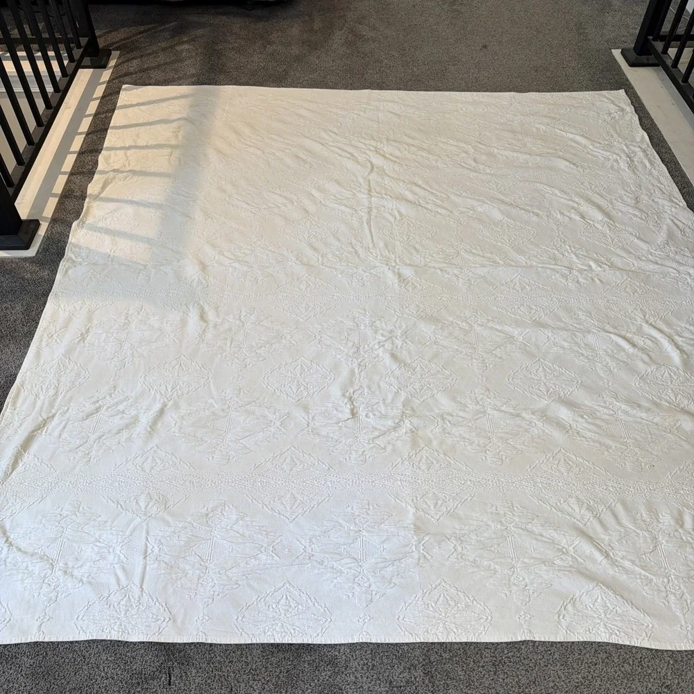 Ralph Lauren Textured 100% Cotton White Coverlet Geometric Diamond Pattern Full